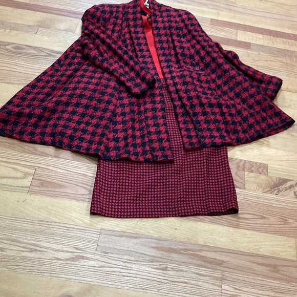 Pino for Candore, Size 10 Red/Black Jacquard Plaid 30% Wool 70% Rayon. Excellent - Picture 3 of 14